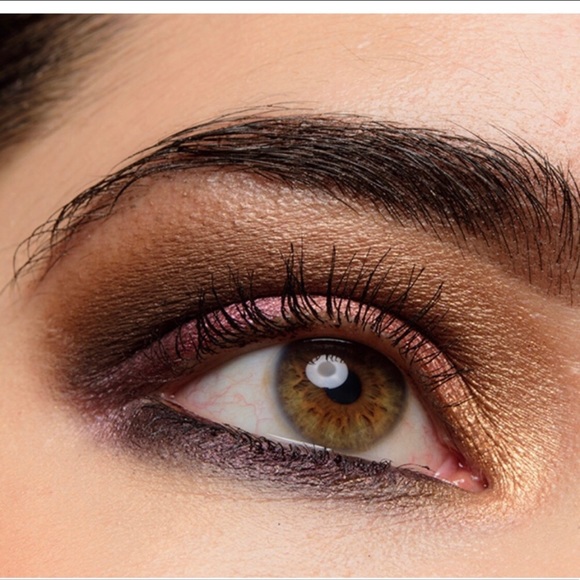 NIB 🌟 MAC COSMETICS x AALIYAH
Limited Edition eye - Picture 5 of 8